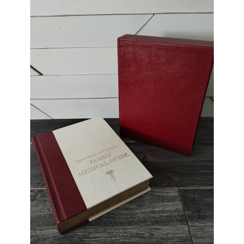 Better Homes & Garden Family Medical Guide - GUC - with Cover Sleeve